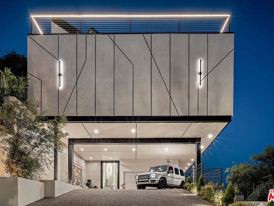 Luxury Two Stories Home