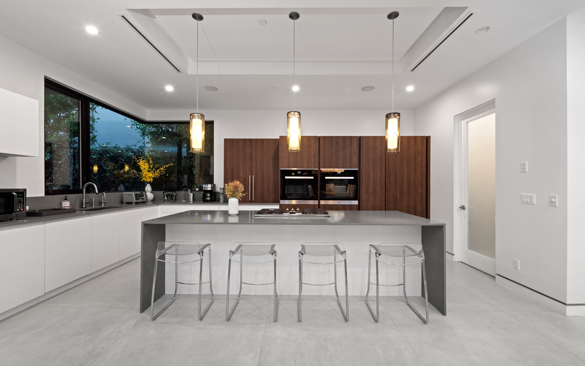 523 N Harper Ave, 
Los Angeles, CA 90048