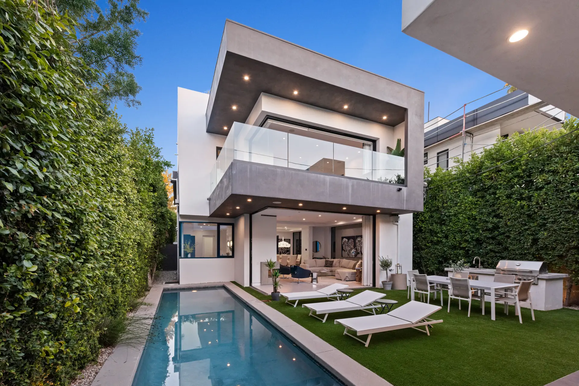 523 N Harper Ave,  Los Angeles, CA 90048