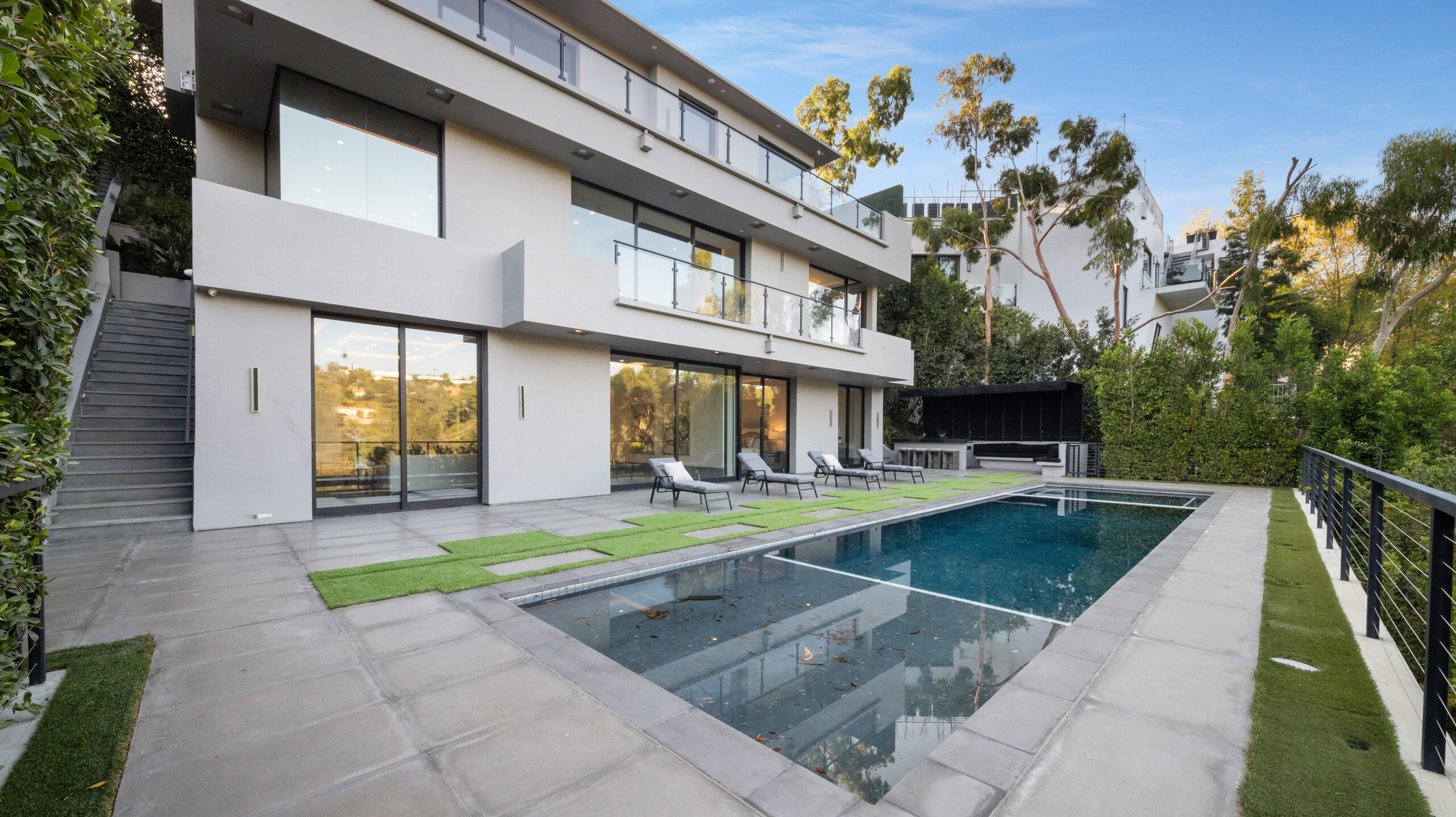 2358 Kimridge Rd, Beverly Hills, CA 90210