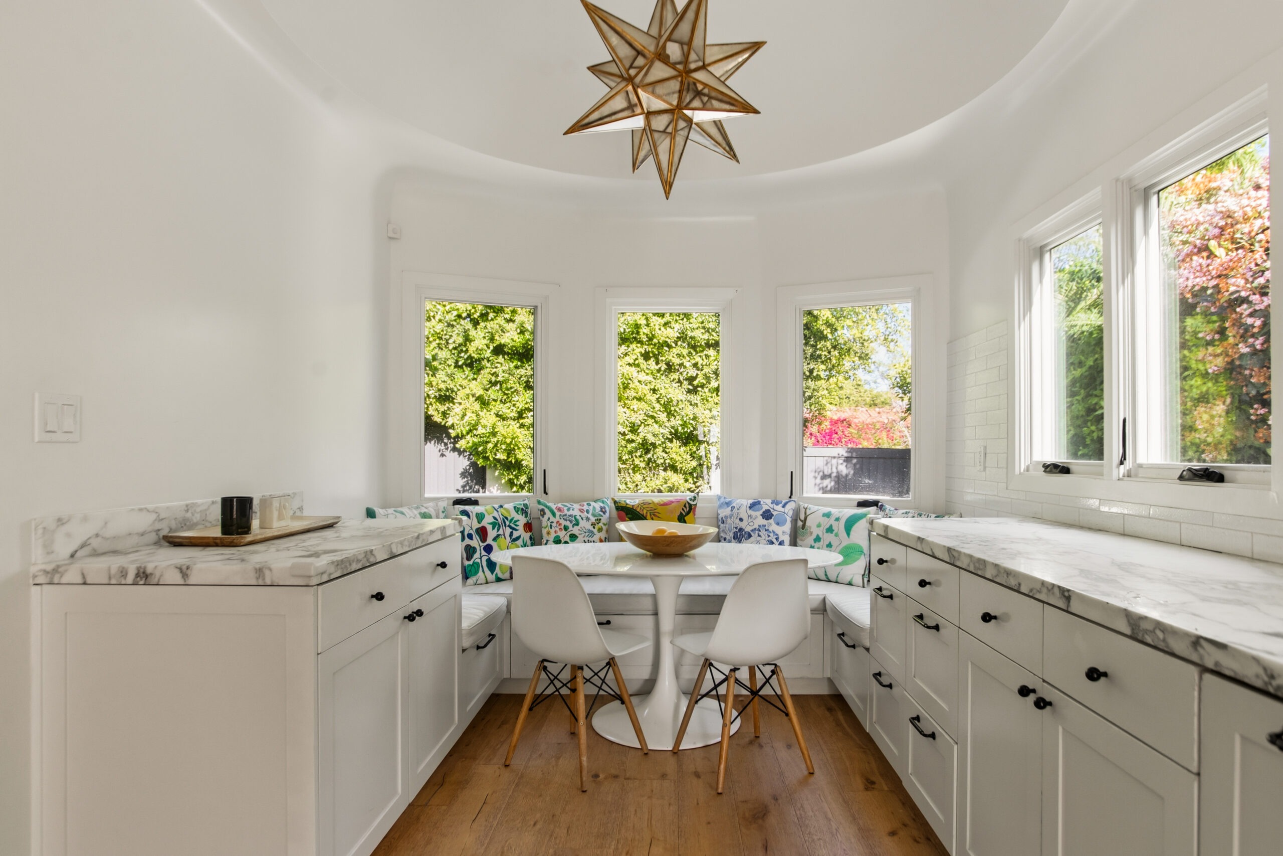 327 N Edinburgh Ave, Los Angeles, CA 90048