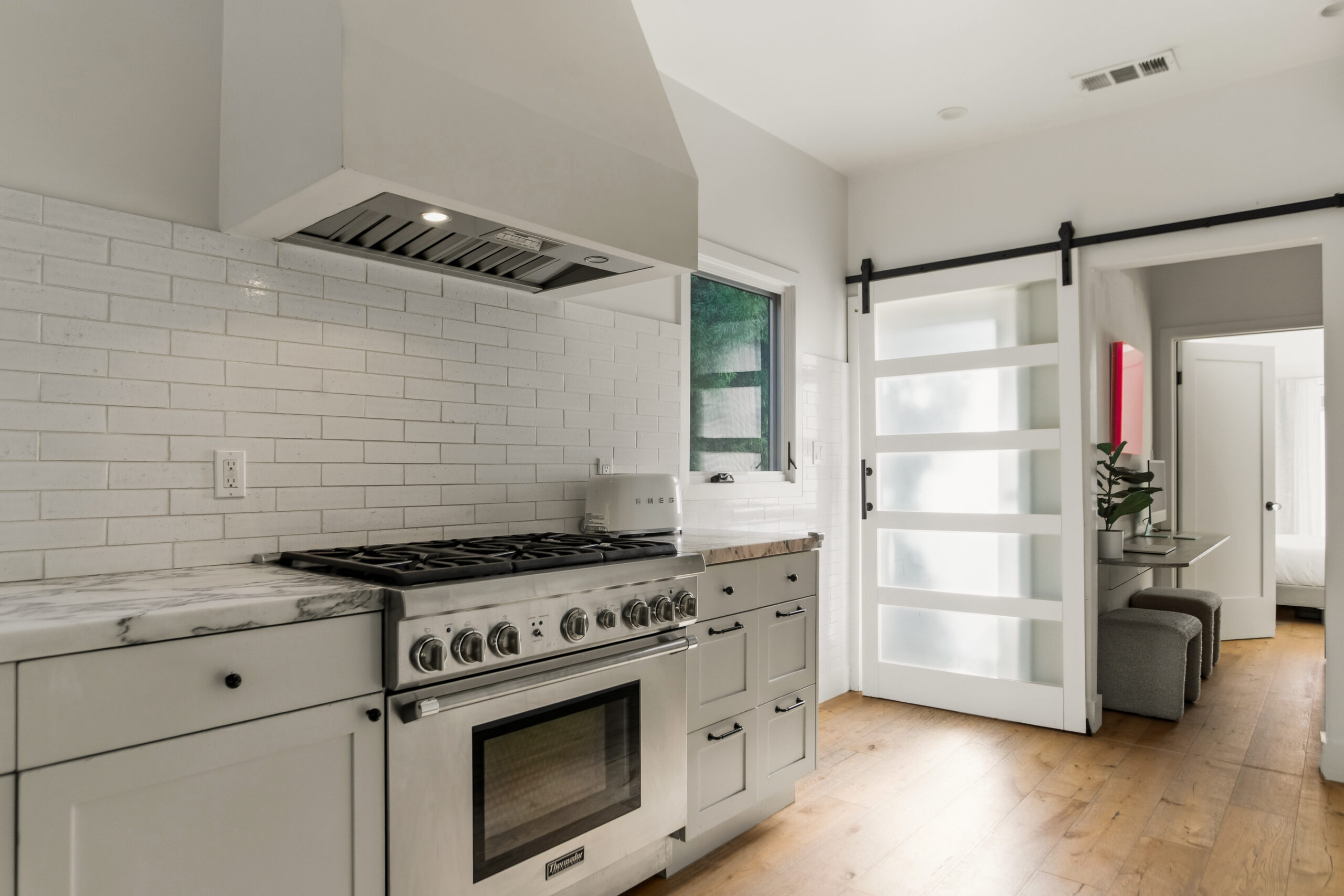 327 N Edinburgh Ave, Los Angeles, CA 90048