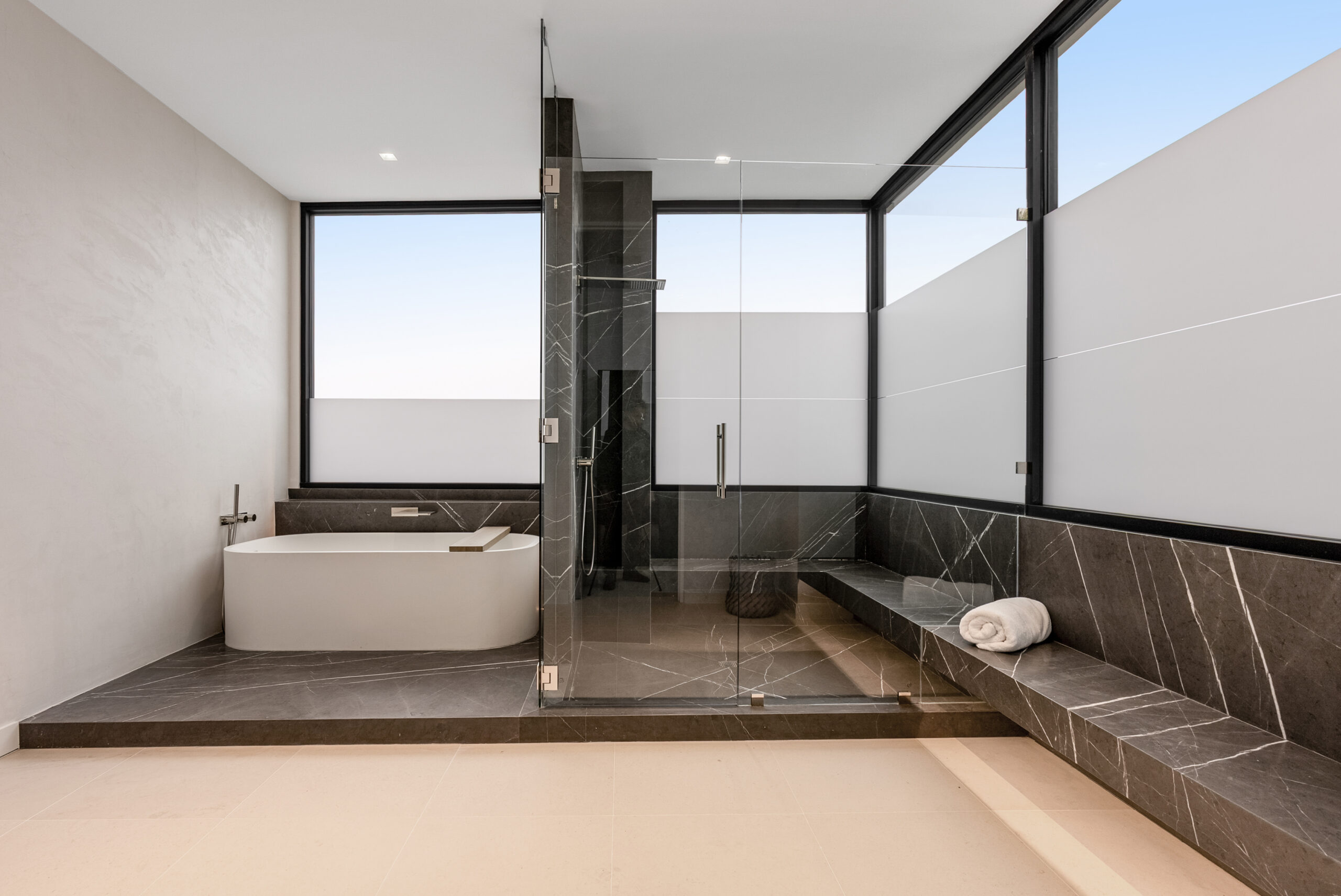 9405 Sierra Mar Pl, Los Angeles, CA 90069