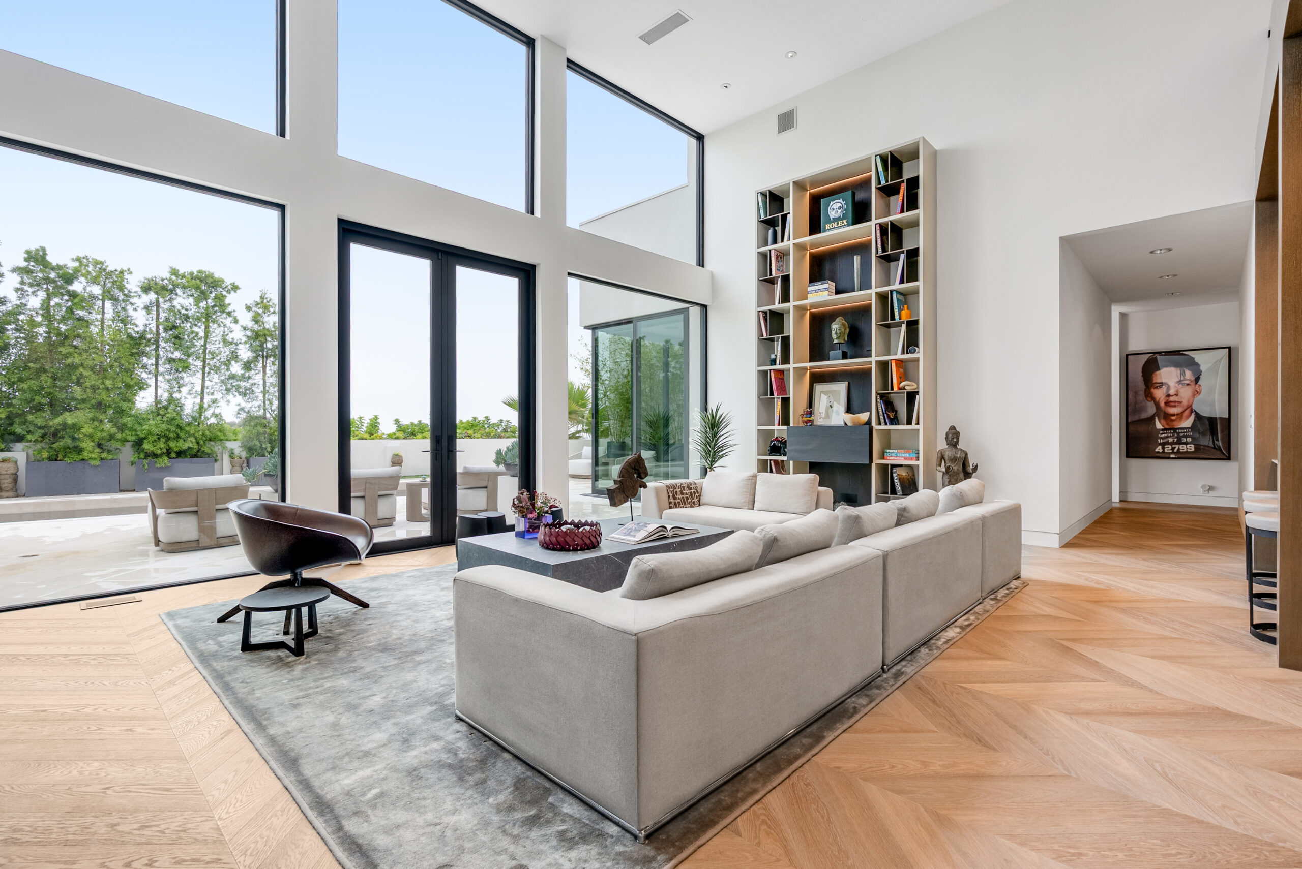 9405 Sierra Mar Pl, Los Angeles, CA 90069