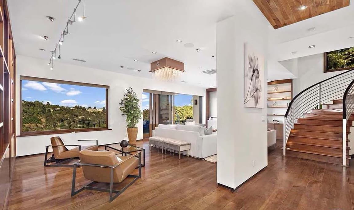 1018 Stradella Rd, Los Angeles, CA 90077